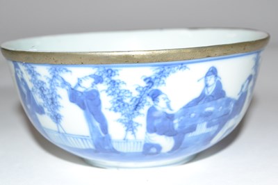 Lot 305 - A further Chinese porcelain bowl decorated...
