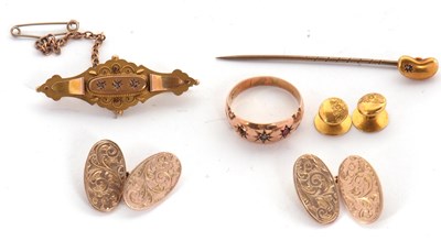Lot 171 - A mixed lot of jewellery to include a pair of...