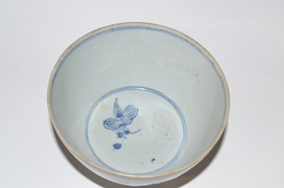 Lot 318 - A Chinese porcelain bowl with blue and white...