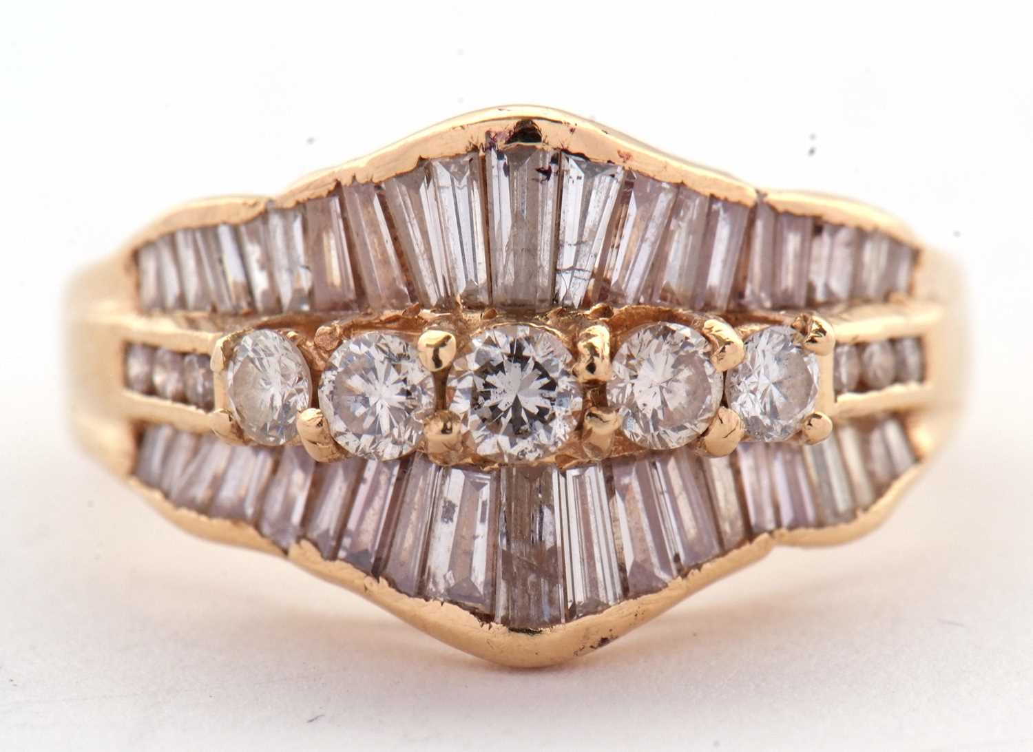 Lot 6 - A diamond ring, set to centre with five round...