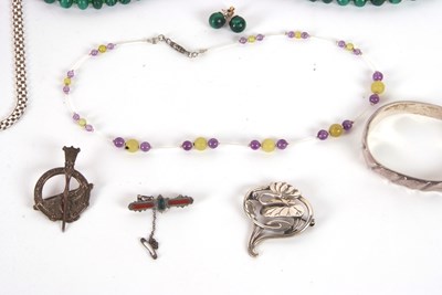 Lot 144 - A mixed lot of jewellery to include a...