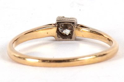 Lot 23 - A diamond solitaire ring, the round brilliant...