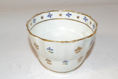 Lot 416 - An unusual Lowestoft bowl of ogee shape...