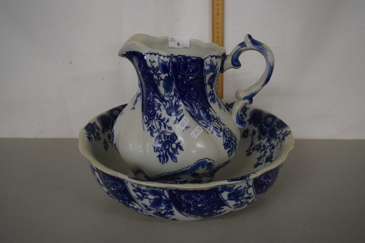 Lot 6 - A blue and white wash bowl and jug