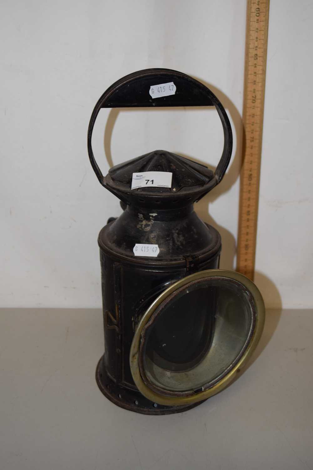 Lot 71 - A vintage Rhodesian Railways lantern