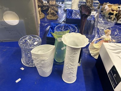 Lot 153 - Mixed Lot: Various assorted glass and ceramic...