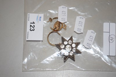 Lot 123 - Mixed Lot: Small silver star shaped brooch...