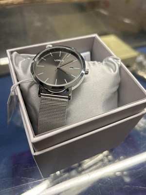 Lot 125 - A Lorus gents wristwatch