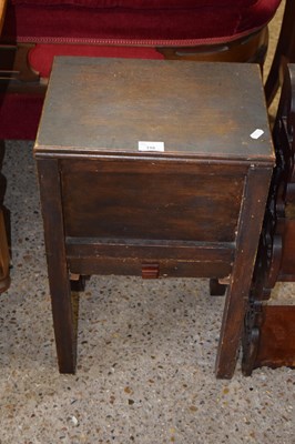 Lot 316 - 20th Century sewing box