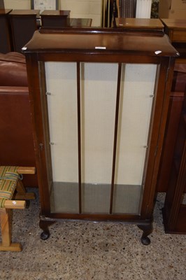 Lot 325 - An early 20th Century china display cabinet