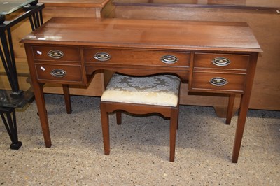 Lot 322 - A Bevan & Funnell Reprodux dressing table with...