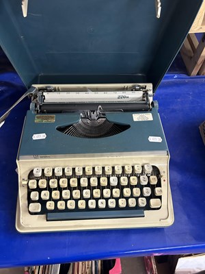 Lot 515 - An Imperial portable typewriter