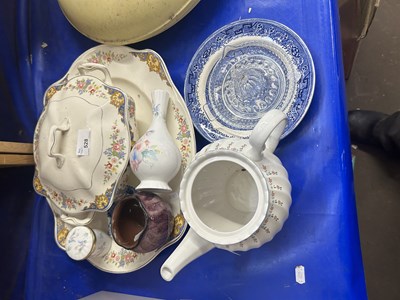 Lot 528 - Mixed Lot: Various assorted dinner wares and...