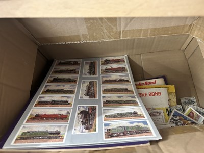 Lot 570 - Box of various Brooke Bond and cigarette cards