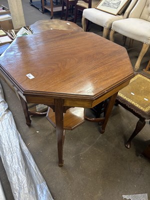 Lot 807 - An octagonal centre table