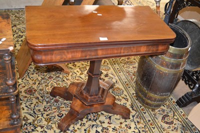 Lot 580 - A Victorian mahogany pedestal tea table with...