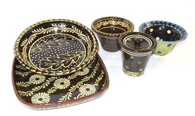 Lot 336 - PAUL YOUNG (B.1961) STUDIO POTTERY BAKING DISH, AND OTHER WARES