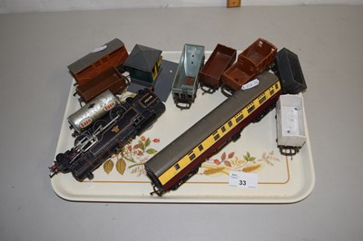 Lot 33 - Mixed Lot:  00 guage model railway rolling...