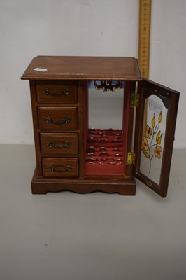 Lot 98 - A jewellery cabinet and various costume rings