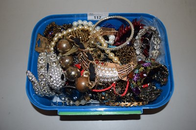 Lot 117 - Box of costume jewellery