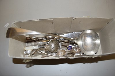 Lot 119 - Box of various assorted cutlery
