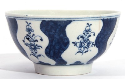 Lot 92 - Lowestoft Porcelain Teabowl and Saucer c.1780