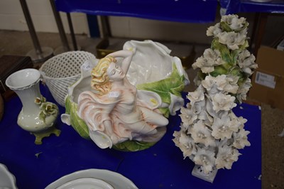 Lot 172 - Mixed Lot: Porcelain flowers, large Italian...