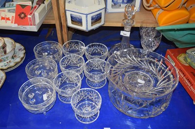 Lot 585 - Mixed Lot: Various glass bowls, decanter etc