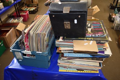 Lot 614 - Large Mixed Lot: Various LP's and singles