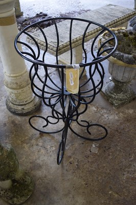 Lot 1082 - Metal plant stand