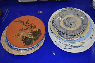 Lot 187 - Mixed Lot: Blue and white meat plate, various...