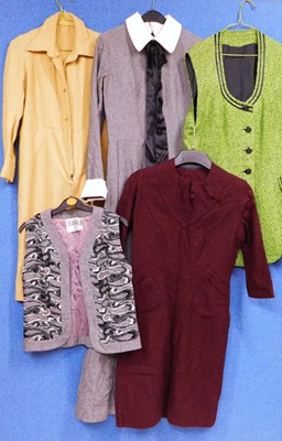 Lot 19 - A quantity of mid 20th Century ladies wear to...