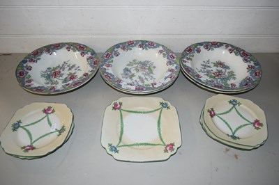 Lot 503 - MIXED LOT: CZECHOSLOVAKIAN FLORAL DECORATED...