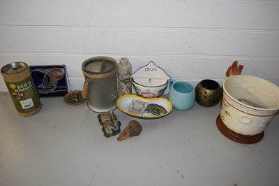 Lot 514 - MIXED LOT: VARIOUS HOUSEHOLD WARES TO INCLUDE...