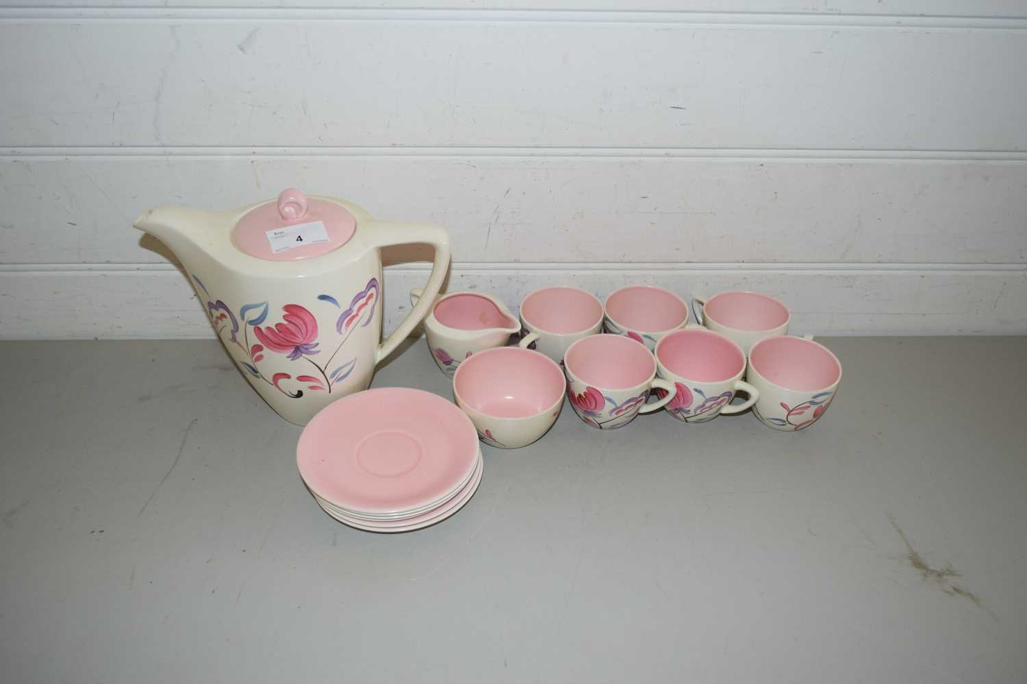 Lot 4 - CROWN DEVON MID-CENTURY PINK AND FLORAL...