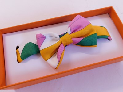 Lot 110 - An Hermes 'Nu Papillon' silk mini bow tie...