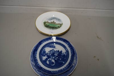 Lot 39 - MIXED LOT VARIOUS DECORATED PLATES TO INCLUDE...