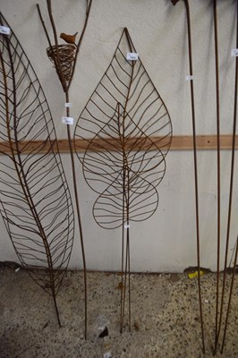 Lot 1024 - Garden sculpture with three leaves