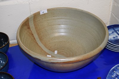 Lot 32 - A Cley Pottery bowl