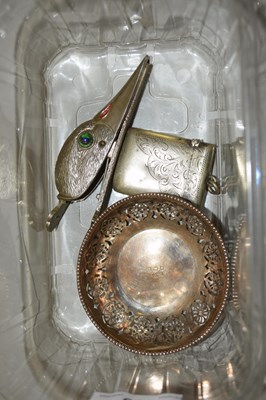 Lot 103 - Box of mixed items to include a small silver...