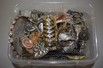 Lot 105 - Box of various assorted costume jewellery