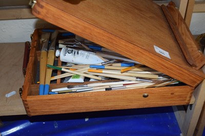 Lot 505 - A Windsor & Newton portable artists easel with...