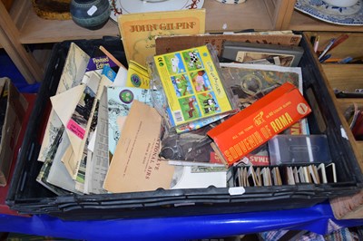 Lot 514 - Mixed Lot: Assorted ephemera, magazines,...