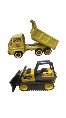 Lot 113 - A pressed steel Tonka Hydraulic dump truck,...