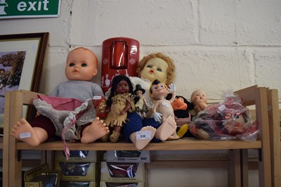 Lot 530 - Assorted dolls