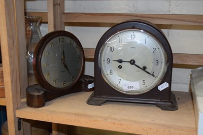 Lot 555 - Two mantel clocks