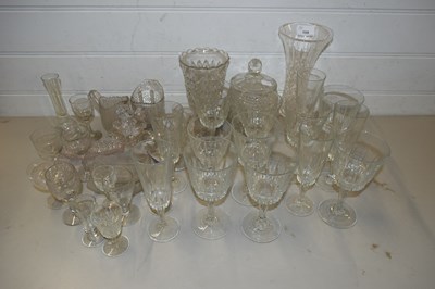 Lot 199 - LARGE MIXED LOT VARIOUS CLEAR DRINKING GLASSES,...
