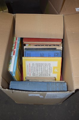 Lot 642 - Assorted books