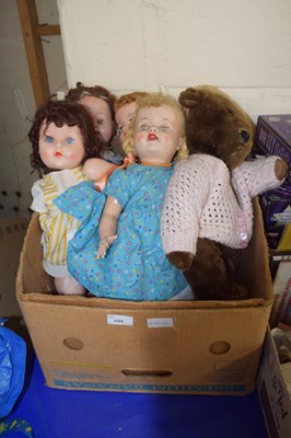 Lot 685 - Quantity of dolls and a teddy bear