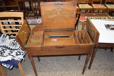 Lot 336 - Late 19th or early 20th Century oak expandable...